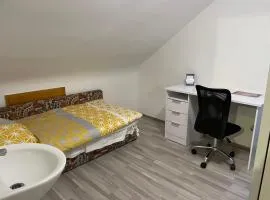1 WG Zimmer im Dachgeschoss in 70839 Gerlingen