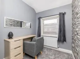 Town Centre Town House free WiFi and free on street parking