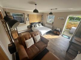The Cwtch,Self Contained Coastal Annex Freshwater, hotel en Freshwater