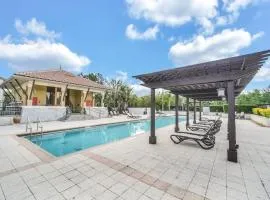 4BR 4 Baths Enchanted Oasis - 1 Mile to Disney with Pool, Gym, & Jacuzzi