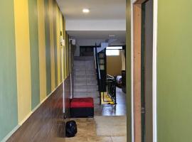 Hostal Piamonte, hotel with parking in Quito