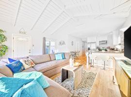 Cozy 3 Bedroom Across from Playground on the Beach, cottage in Newport Beach