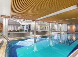 Best Western Plus Skogshöjd, hotel cerca de Sydpoolen Swimming Pool, Södertälje