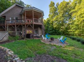 Ridgetop Hideaway, villa i Swannanoa