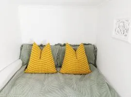 1 Min Walk 2 Station Aircon Loft Bed Near Airport & City