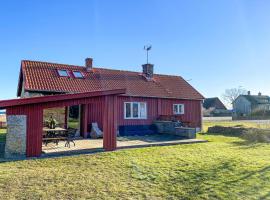 3 Bedroom Stunning Home In Degerhamn, hotel a Degerhamn