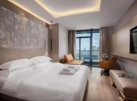 SF HOTEL Penthouse Residences, hotel en Chamkar Mon, Phnom Penh