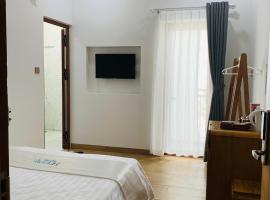 HOLIDAY HOTEL, Hotel in Ấp Bình Hưng