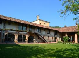 Agriturismo La Pieve, hotel para famílias em Dogliani