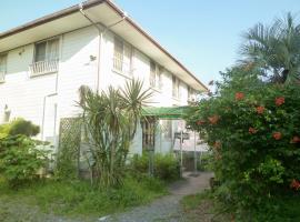 Pension Flora, hotel em Tateyama