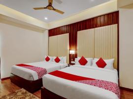 OYO SAI GRAND LUXURY ROOMS, отель рядом с аэропортом Международный аэропорт Тирупати - TIR в городе Тирупати