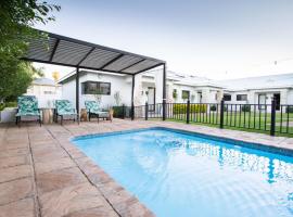 Maxton Boutique Hotel Upington, hotel di Upington