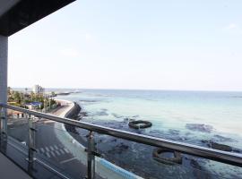 Poem House, serviced apartment in Jeju