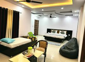 Viesnīca Hotel Pink Paradise pilsētā Gorakhpura
