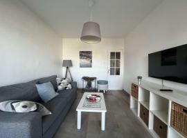 Appartement 2 chambres, climatisation, vue mer, refait à neuf en 2020, hotel in Saint-Mandrier-sur-Mer
