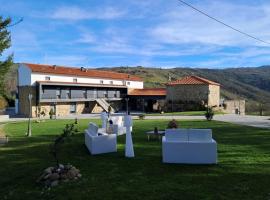 Alqueiturismo - Casas de Campo, pet-friendly hotel in Guarda