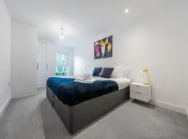 Luxury 1 Bedroom Apartment In Stevenage Town With Balcony