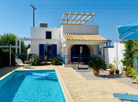 Little House with private pool and garden - BY APOKORONAS VILLAS, khách sạn ở Xirostérnion