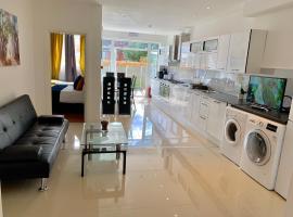 London Apartments, Close To Station, viešbutis Ilforde