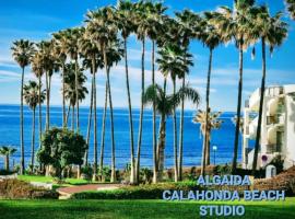 NUEVO! Algaida Calahonda Beach Studio, hotel para golfe em Sitio de Calahonda