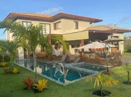 Casa Garden - Praia do Forte - 5 suítes com serviço de diarista incluso