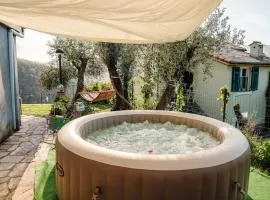 [Rainbow house]- with Jacuzzi-wifi-garden-balcony-parking