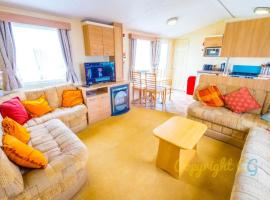 WW165 - Camber Sands Holiday Park - Sleeps 6 - 2 Bedrooms - 2 Bathrooms, hotel in Camber