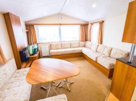 MP694 - Camber Sands - Sleeps 8, hótel í Camber