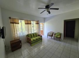 Montserrat Mountain View Retreat, Ferienwohnung in Cudjoe Head