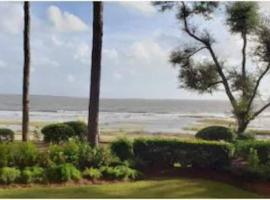 Tranquility By The Beach 1st Fl Sleeps 6,king Bed, hotell i Hilton Head Island