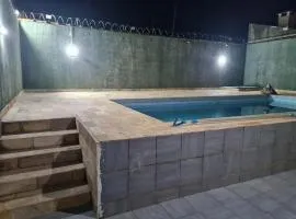 Casa com piscina e vaga 4 carros