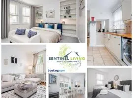Beautiful 3 BDR House in Windsor Town By Sentinel Living Short Lets & Serviced Accommodation Windsor Ascot Maidenhead With Pet Friendly & Superfast Wifi