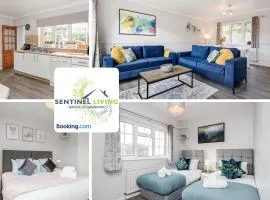 Ascot, Pet Friendly, Detached 4 Bedroom House By Sentinel Living Short Lets & Serviced Accommodation Windsor Ascot Maidenhead With Free Parking