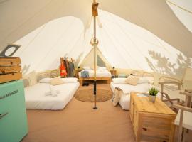 Kampaoh Ría de Arosa Playa, luxury tent in A Pobra do Caramiñal
