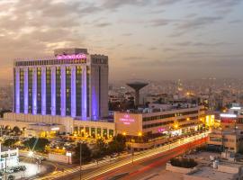 암만에 위치한 자쿠지가 있는 호텔 Crowne Plaza Amman by IHG
