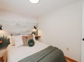 EverHaus Cabin by the Brook - Harvard Brook Cabins, kotedžas mieste Linkolnas