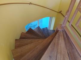 Treasure Deluxe Suites, Hotel in Sydenham