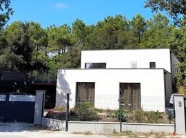 Chambre privée, Mer et Foret, hôtel au Le Verdon-sur-Mer près de : Estuaire de la Gironde