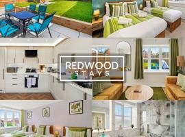 BRAND NEW! Modern Houses For Contractors & Families with FREE PARKING, FREE WiFi & Netflix By REDWOOD STAYS，法恩堡的飯店