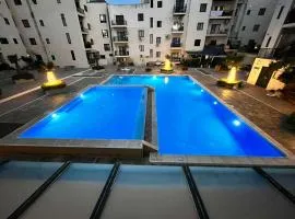 Cosy 4 Bedroom Apt with use of Pool