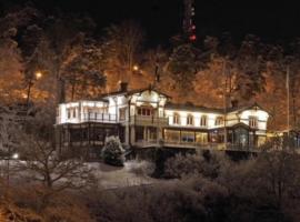 Albert Kök Hotell & Konferens, hotel di Trollhättan