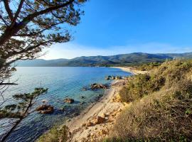 Villa 78 Alba Rossa Piscine chauffée et Plage de Cupabia, maison de vacances à Serra-di-Ferro