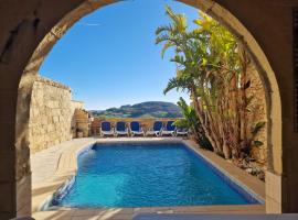Sardinella - 3 bedrooms Farmhouse including a pool in Xaghra - Gozo, hotel en San Julián