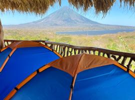 Hostel & Camping Sol Y Luna Ometepe、Balgueのグランピング施設