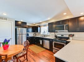 Flagstaff Home with Grill 3 Mi to Historic Downtown, Ferienhaus in Flagstaff