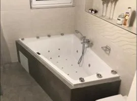 Spa Aphrodite, Wohlfühlen und Wellness mit Privatsphäre, sowie Homeoffice Arbeitsplatz mit schnellem 250 Mbit WLAN