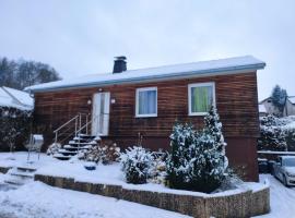 Modernes Rhombushaus im Naturparadies Sauerland, hotel en Balve