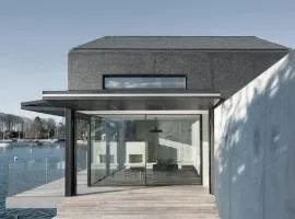 Award-winning cottage on lake Thun- New