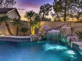 7BR Lux Mansion w Pool, Spa, Gym, Games & Casita