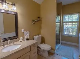 Paradise in a country setting 1100 sq ft apartment